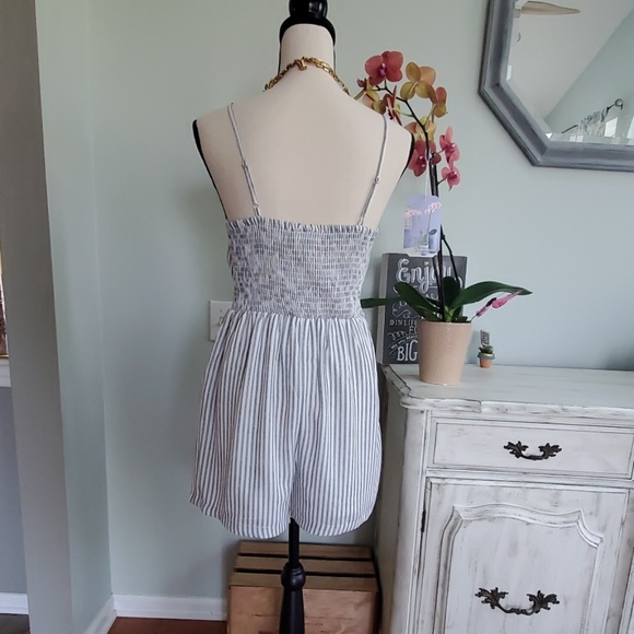 Romper w/Tie Front & Cut Out Detail - Picture 4 of 6
